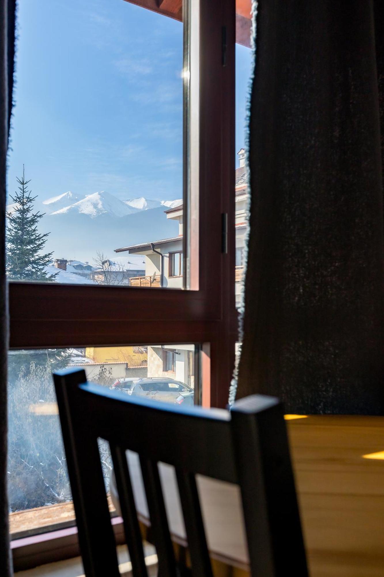 Refurbished Studios, Mountain View Balconies, Minutes From Gondola バンスコ エクステリア 写真