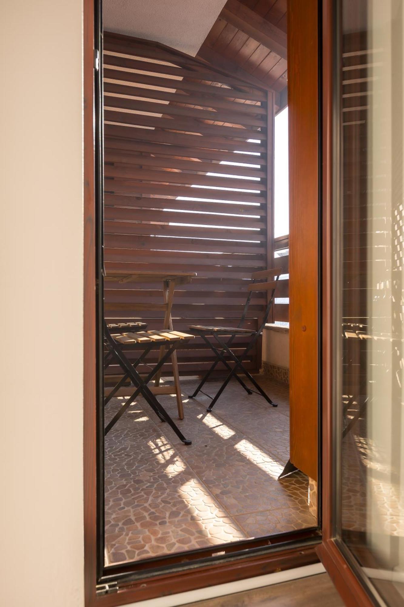 Refurbished Studios, Mountain View Balconies, Minutes From Gondola バンスコ エクステリア 写真