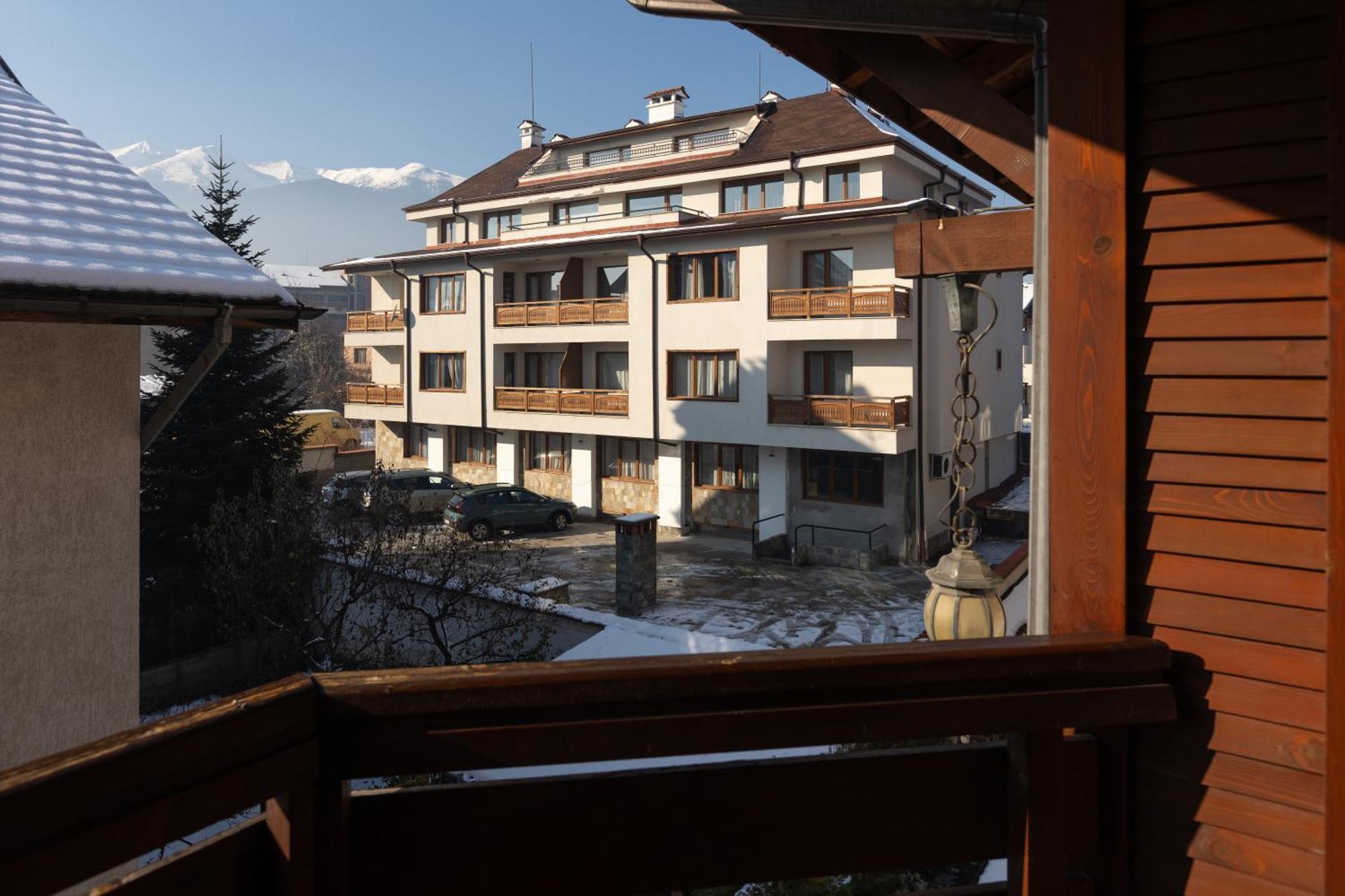 Refurbished Studios, Mountain View Balconies, Minutes From Gondola バンスコ エクステリア 写真